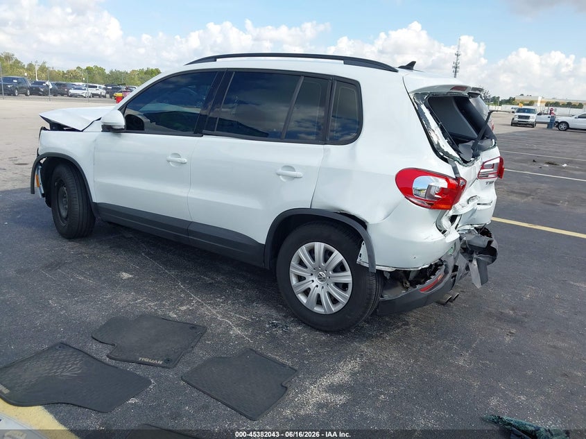 2017 Volkswagen Tiguan VIN WVGAV7AX5HK043769 IAAI salvage auction — FRONT & REAR, Rebuildable (Florida), sold $75 on 2026-07-30 (photo 3)