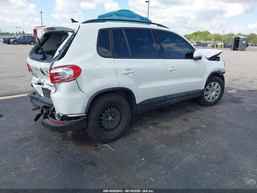 2017 Volkswagen Tiguan VIN WVGAV7AX5HK043769 IAAI salvage auction — FRONT & REAR, Rebuildable (Florida), sold $75 on 2026-07-30 (photo 4)
