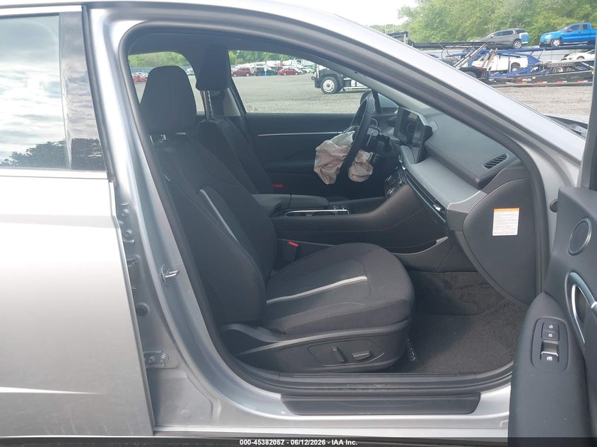 2025 Hyundai Sonata hybrid VIN KMHL34JJ7SA133379 IAAI salvage auction — NORMAL WEAR, Sf97 (New Jersey), sold $825 on 2026-07-21 (photo 5)