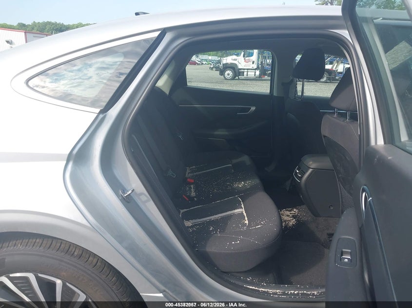 2025 Hyundai Sonata hybrid VIN KMHL34JJ7SA133379 IAAI salvage auction — NORMAL WEAR, Sf97 (New Jersey), sold $825 on 2026-07-21 (photo 8)