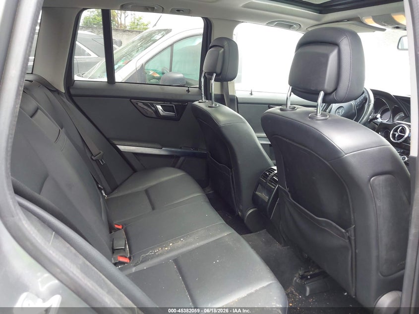 2013 Mercedes-benz VIN WDCGG0EB8DG097413 IAAI salvage auction — RIGHT FRONT, Salvage Certificate (California), sold $275 on 2026-07-29 (photo 8)