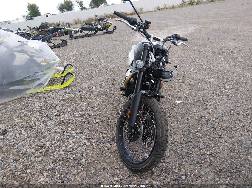 2026 Triumph motorcycle Scrambler VIN SMTDR0HG3TTCK7120 IAAI salvage auction — FRONT END, Salvage (North Dakota), sold $2,700 on 2026-09-26 (photo 5)