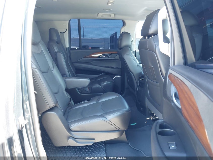 2020 Cadillac Escalade esv VIN 1GYS3GKJ7LR166606 IAAI salvage auction — FRONT & REAR, Salvage (California), sold $18,300 on 2026-07-29 (photo 8)