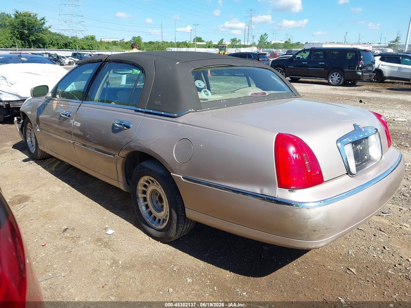 1998 Lincoln TOWN CAR VIN 1LNFM82WXWY655996 IAAI salvage auction — FRONT END, Salvage (Ohio), sold $300 on 2026-07-09 (photo 3)