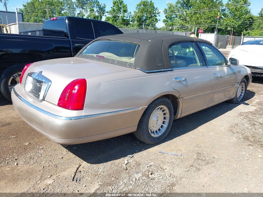 1998 Lincoln TOWN CAR VIN 1LNFM82WXWY655996 IAAI salvage auction — FRONT END, Salvage (Ohio), sold $300 on 2026-07-09 (photo 4)