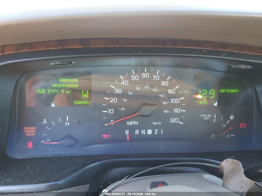1998 Lincoln TOWN CAR VIN 1LNFM82WXWY655996 IAAI salvage auction — FRONT END, Salvage (Ohio), sold $300 on 2026-07-09 (photo 7)
