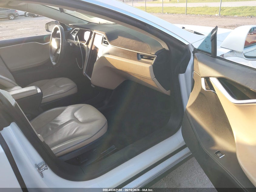 2014 Tesla Model s VIN 5YJSA1H15EFP50883 IAAI salvage auction — ELECTRICAL, Salvage (Texas), sold $1,600 on 2026-07-11 (photo 5)