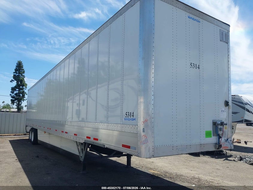 2024 Wabash national corp Unknown VIN 1JJV532D9RL378197 IAAI salvage auction — SIDE, Salvage (California), sold $8,400 on 2026-07-16 (photo 1)