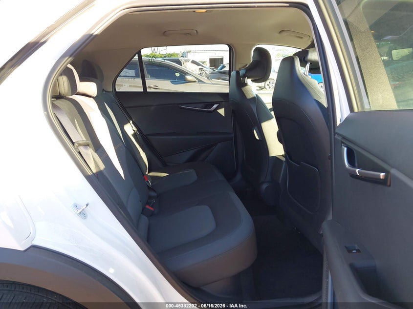 2025 Kia Niro VIN KNDCP3LE6S5287934 IAAI salvage auction — FRONT END, Salvage Title, sold $1,750 on 2026-07-24 (photo 8)