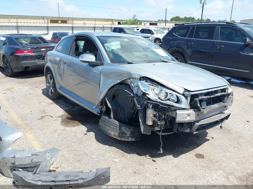 2011 Volvo C30 VIN YV1672MK6B2209452 — IAAI salvage auction photo