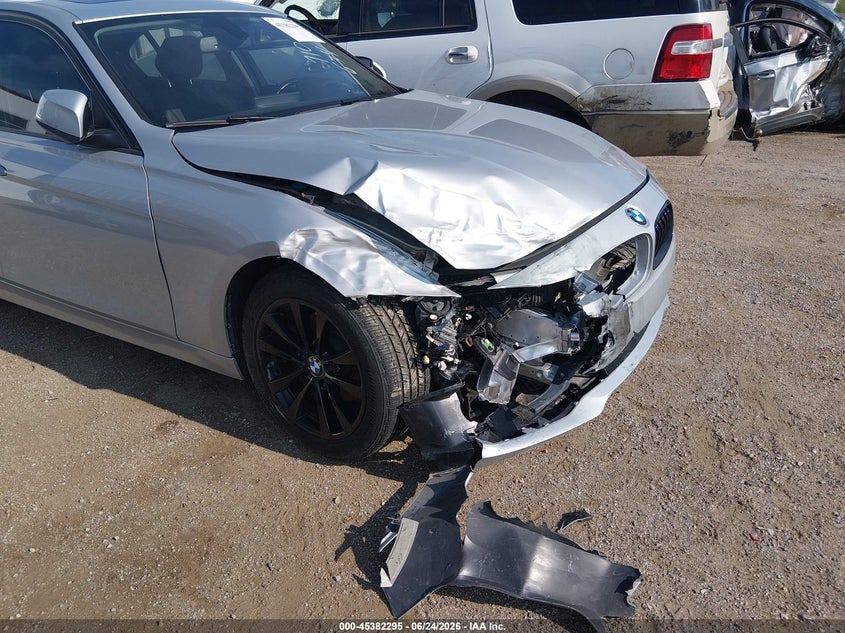 2018 BMW 3er VIN WBA8E5G54JNU46334 IAAI salvage auction — FRONT & REAR, Salvage Title, sold $1,675 on 2026-08-13 (photo 6)