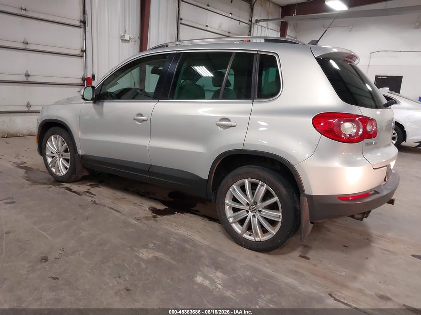 2009 Volkswagen Tiguan VIN WVGBV75N59W527271 IAAI salvage auction — HAIL, Salvage (Iowa), sold $600 on 2026-07-21 (photo 3)