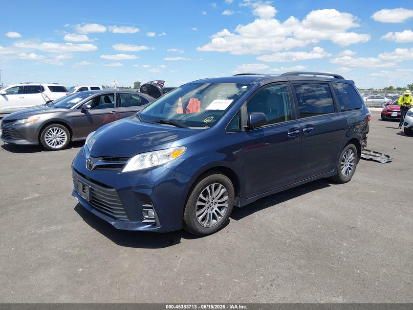 2020 Toyota Sienna VIN 5TDYZ3DC5LS052689 IAAI salvage auction — REAR END, Salvage (Illinois), sold $6,500 on 2026-07-28 (photo 2)