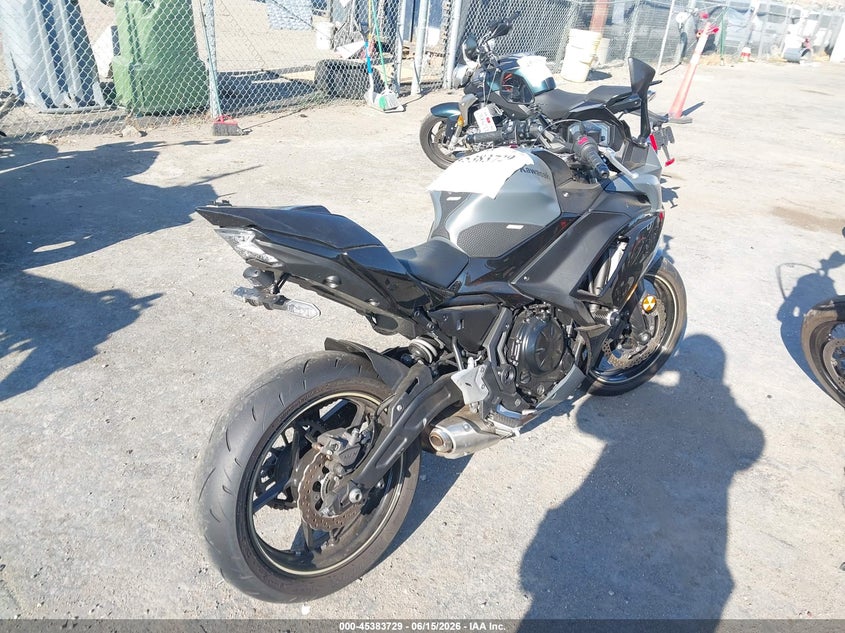 2024 Kawasaki Ninja VIN ML5EXEP18RDAD4635 IAAI salvage auction — FRONT END, Salvage Title, sold $1,525 on 2026-10-09 (photo 4)