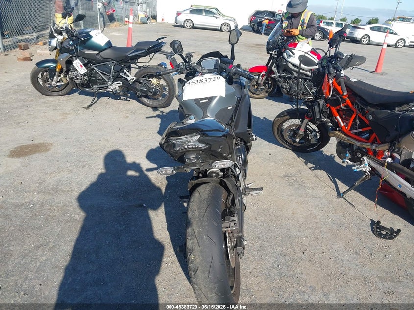 2024 Kawasaki Ninja VIN ML5EXEP18RDAD4635 IAAI salvage auction — FRONT END, Salvage Title, sold $1,525 on 2026-10-09 (photo 6)