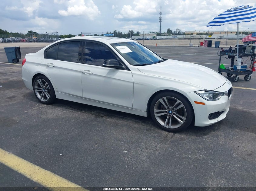 2014 BMW 3er VIN WBA3C1C57EK107105 IAAI salvage auction — LEFT REAR, Rebuildable (Florida), sold $950 on 2026-07-16 (photo 1)