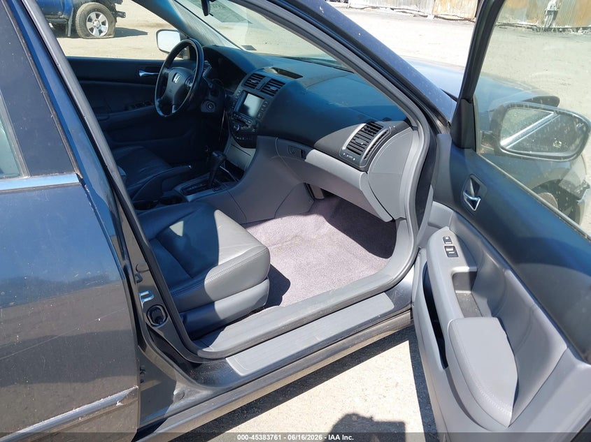2005 Honda Accord VIN JHMCN36585C018642 IAAI salvage auction — FRONT END, Clear (Virginia), sold $25 on 2026-07-30 (photo 5)