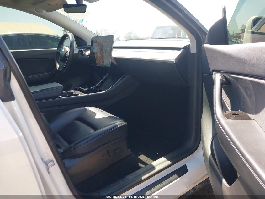 2020 Tesla Model y VIN 5YJYGDEE0LF053040 IAAI salvage auction — REAR END, Salvage (California), sold $7,500 on 2026-07-16 (photo 5)