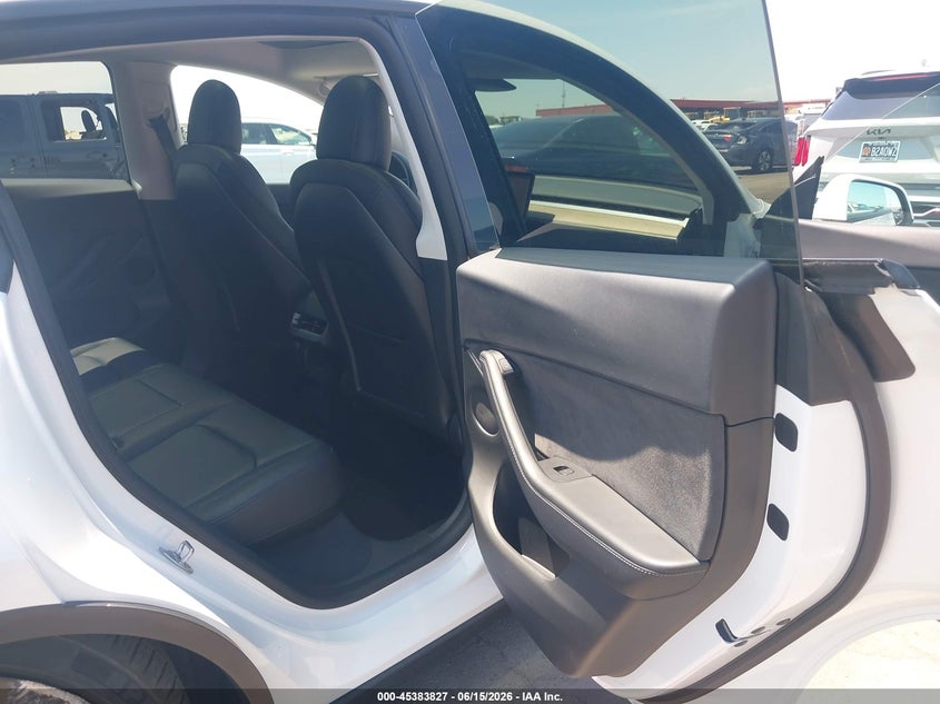 2022 Tesla Model y VIN 7SAYGDEFXNF409525 IAAI salvage auction — RIGHT SIDE, Salvage (Arizona), sold $10,400 on 2026-07-28 (photo 8)