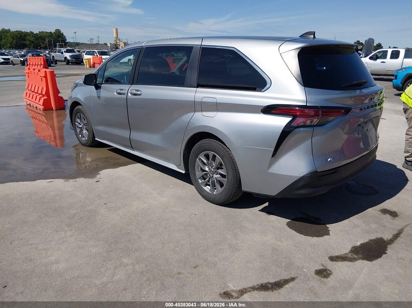 2022 Toyota Sienna VIN 5TDKRKEC4NS092828 IAAI salvage auction — RIGHT FRONT, Salvage (Illinois), sold $10,200 on 2026-07-28 (photo 3)