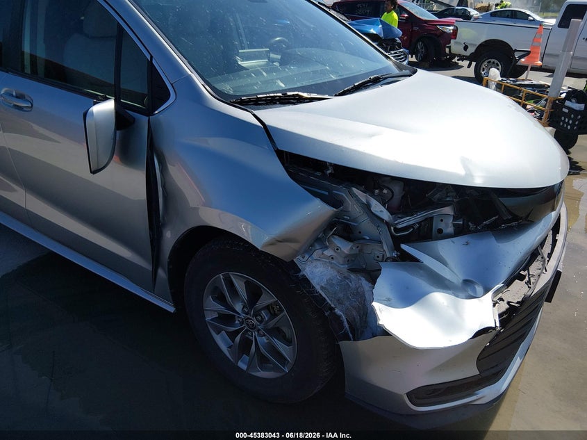 2022 Toyota Sienna VIN 5TDKRKEC4NS092828 IAAI salvage auction — RIGHT FRONT, Salvage (Illinois), sold $10,200 on 2026-07-28 (photo 6)