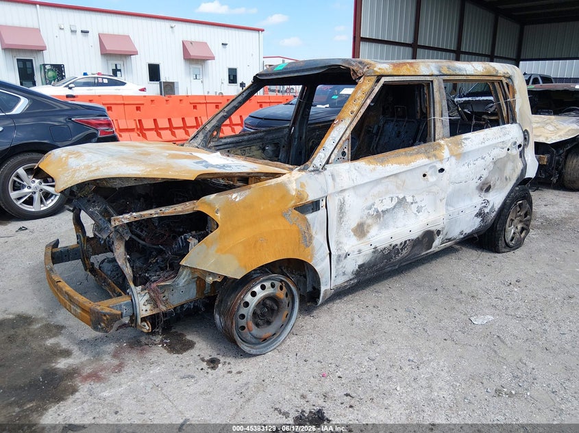 2013 Kia Soul VIN KNDJT2A52D7627913 IAAI salvage auction — TOTAL BURN, Non-Repairable (Texas), sold $200 on 2026-07-14 (photo 2)