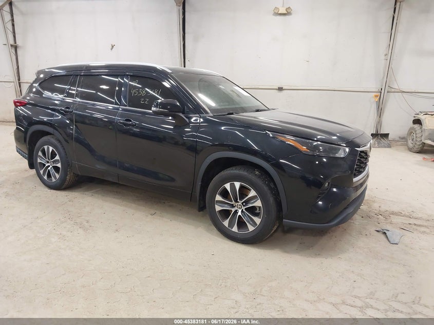 2022 Toyota Highlander VIN 5TDGZRBH9NS193930 IAAI salvage auction — LEFT SIDE, Salvage Title, sold $11,600 on 2026-07-23 (photo 1)
