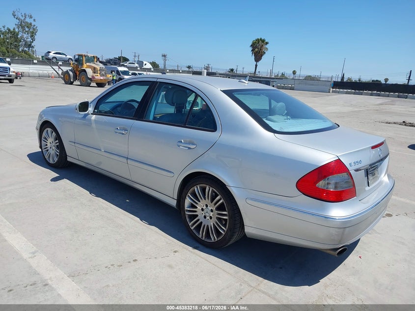 2007 Mercedes-benz E-class VIN WDBUF56X57B085660 IAAI salvage auction — RIGHT FRONT, Salvage (California), sold $1,550 on 2026-07-11 (photo 3)