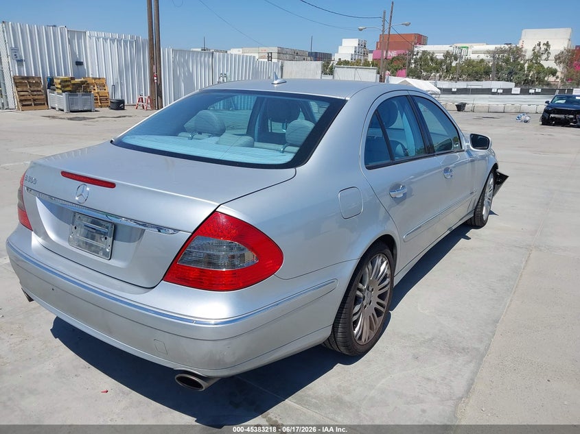 2007 Mercedes-benz E-class VIN WDBUF56X57B085660 IAAI salvage auction — RIGHT FRONT, Salvage (California), sold $1,550 on 2026-07-11 (photo 4)