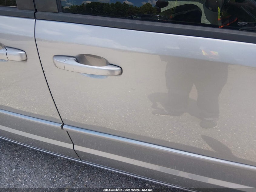 2016 Dodge Grand caravan VIN 2C4RDGBG2GR343777 IAAI salvage auction — NORMAL WEAR, Sf97 (Maryland), sold $9,175 on 2026-08-18 (photo 6)