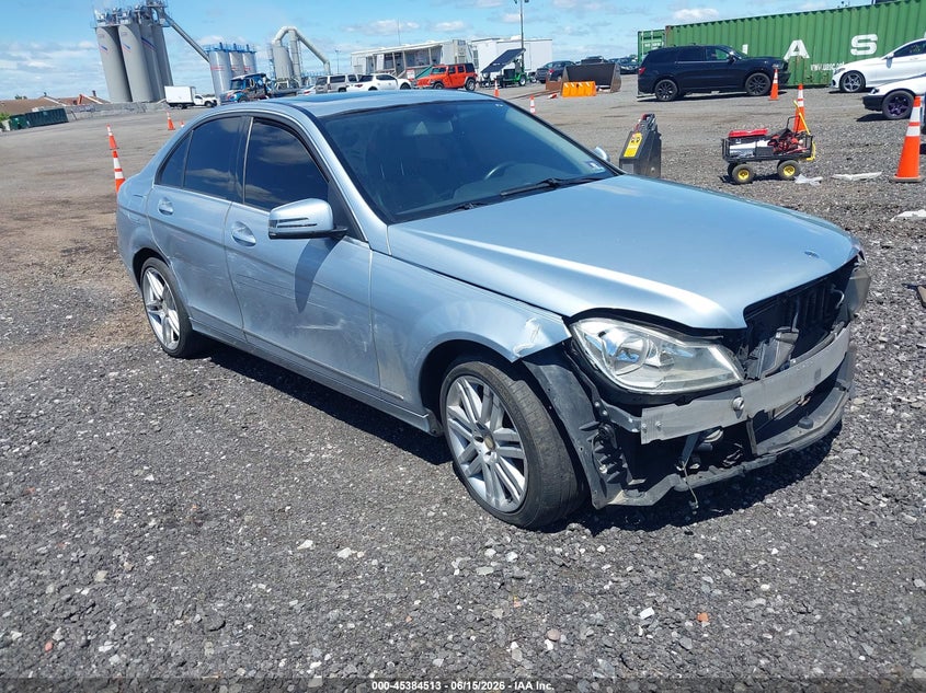 2013 Mercedes-benz C-klasse VIN WDDGF8AB5DR269226 IAAI salvage auction — NORMAL WEAR, Clear (New York), sold $1,000 on 2026-07-14 (photo 1)