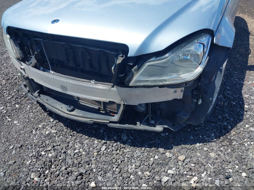 2013 Mercedes-benz C-klasse VIN WDDGF8AB5DR269226 IAAI salvage auction — NORMAL WEAR, Clear (New York), sold $1,000 on 2026-07-14 (photo 6)