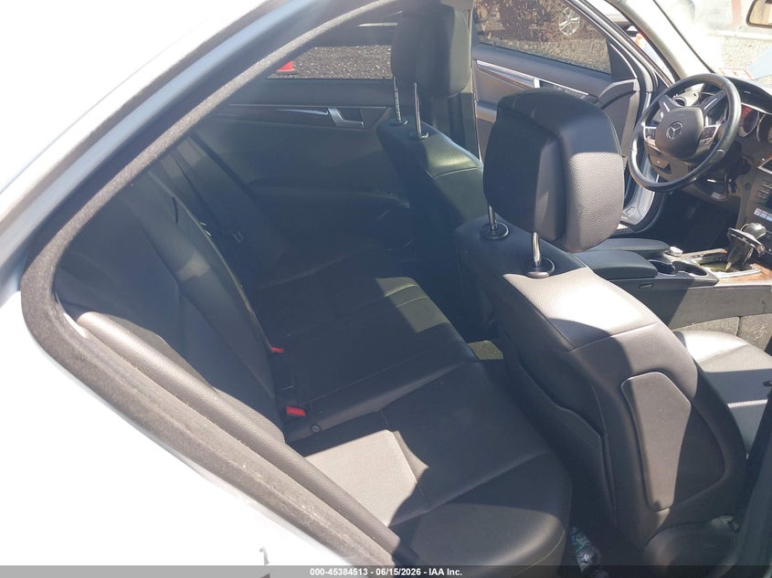 2013 Mercedes-benz C-klasse VIN WDDGF8AB5DR269226 IAAI salvage auction — NORMAL WEAR, Clear (New York), sold $1,000 on 2026-07-14 (photo 8)