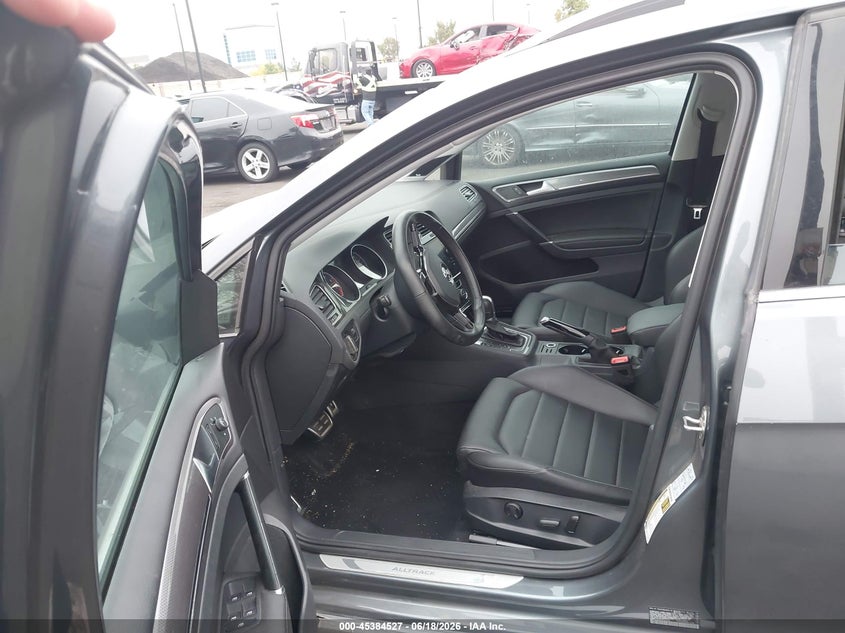 2019 Volkswagen Golf VIN 3VWH17AU8KM520096 IAAI salvage auction — LEFT & RIGHT, Salvage Title, sold $1,575 on 2026-08-14 (photo 5)