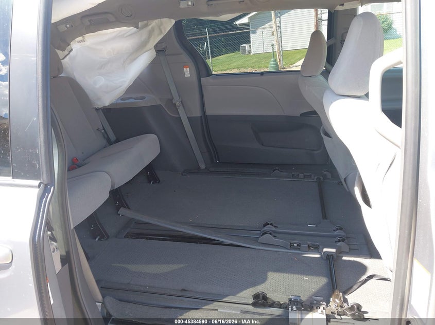 2017 Toyota Sienna VIN 5TDKZ3DC0HS810404 IAAI salvage auction — FRONT END, Salvage (Ohio), sold $25 on 2026-07-27 (photo 8)