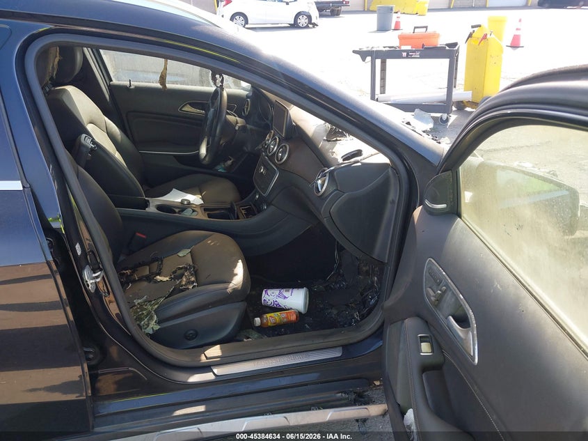 2015 Mercedes-benz Gla-klasse VIN WDCTG4EB3FJ155472 IAAI salvage auction — ENGINE BURN, Salvage (California), sold $150 on 2026-07-13 (photo 5)