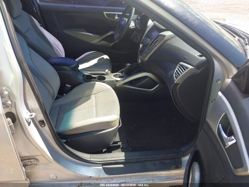 2012 Hyundai Veloster VIN KMHTC6AD8CU049738 IAAI salvage auction — NORMAL WEAR, Original (Ohio), sold $475 on 2026-07-30 (photo 5)