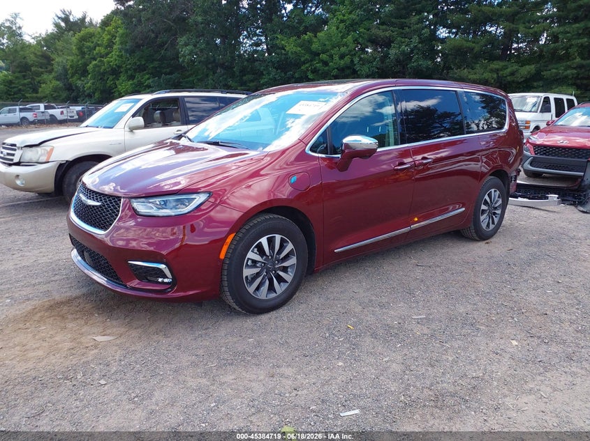 2022 Chrysler Pacifica VIN 2C4RC1S73NR205811 IAAI salvage auction — REAR END, Salvage Title, sold $11,900 on 2026-07-18 (photo 2)