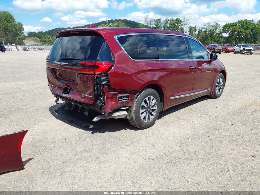 2022 Chrysler Pacifica VIN 2C4RC1S73NR205811 IAAI salvage auction — REAR END, Salvage Title, sold $11,900 on 2026-07-18 (photo 4)