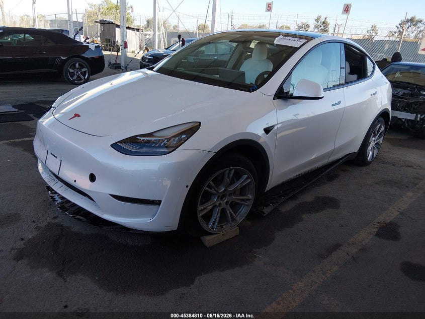2022 Tesla Model y VIN 7SAYGDEE0NF438846 IAAI salvage auction — RIGHT FRONT, Salvage (California), sold $12,100 on 2026-07-13 (photo 2)