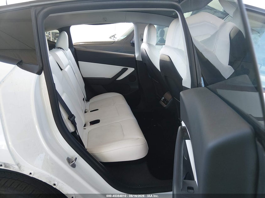 2022 Tesla Model y VIN 7SAYGDEE0NF438846 IAAI salvage auction — RIGHT FRONT, Salvage (California), sold $12,100 on 2026-07-13 (photo 8)