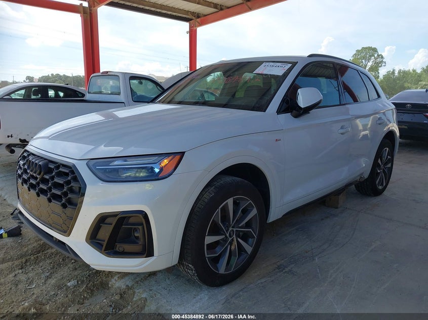 2024 Audi Q5 VIN WA1GAAFY2R2129934 IAAI salvage auction — SIDE, Salvage Title, sold $18,500 on 2026-08-07 (photo 2)