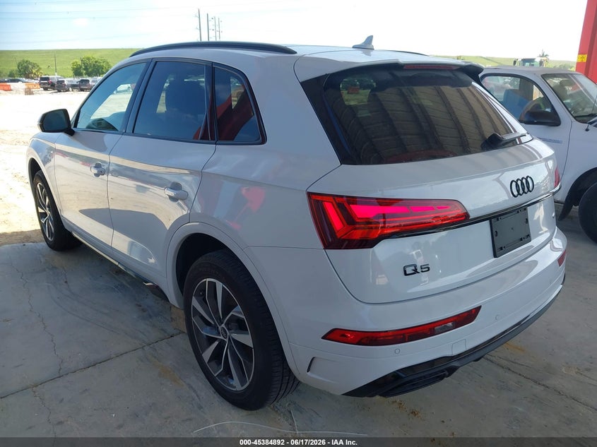 2024 Audi Q5 VIN WA1GAAFY2R2129934 IAAI salvage auction — SIDE, Salvage Title, sold $18,500 on 2026-08-07 (photo 3)