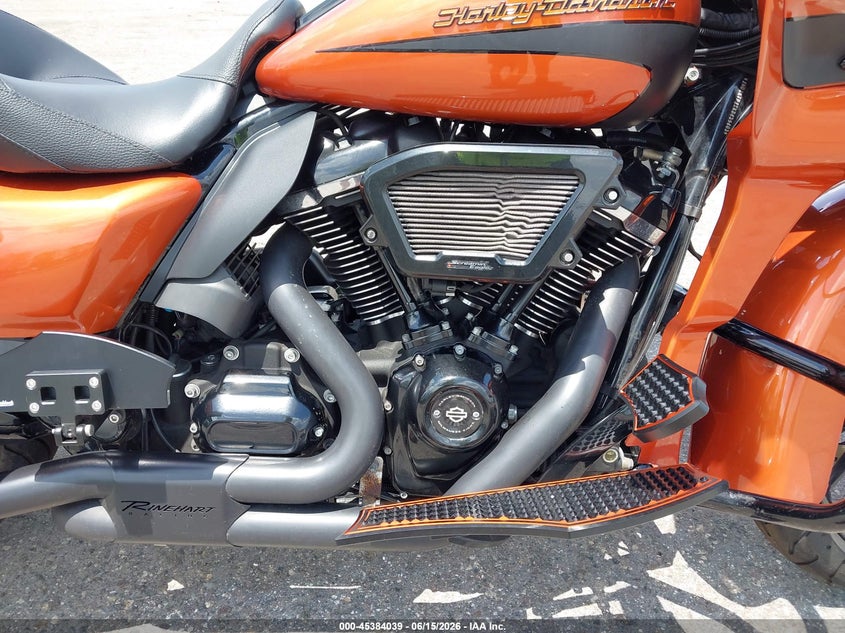2019 Harley-davidson Road glide VIN 1HD1KTP18KB635603 IAAI salvage auction — FRONT & REAR, Salvage Title, sold $7,400 on 2026-07-29 (photo 8)