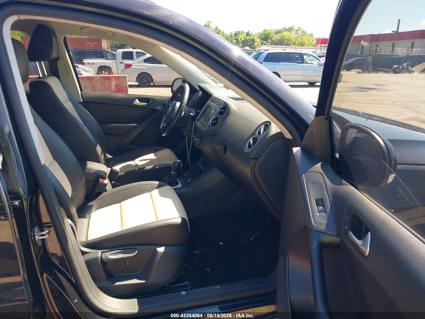 2017 Volkswagen Tiguan VIN WVGAV7AX4HK025862 IAAI salvage auction — FRONT END, Salvage Title, sold $1,925 on 2026-08-06 (photo 5)