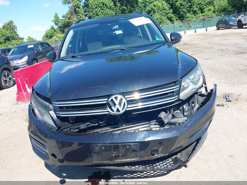 2017 Volkswagen Tiguan VIN WVGAV7AX4HK025862 IAAI salvage auction — FRONT END, Salvage Title, sold $1,925 on 2026-08-06 (photo 6)