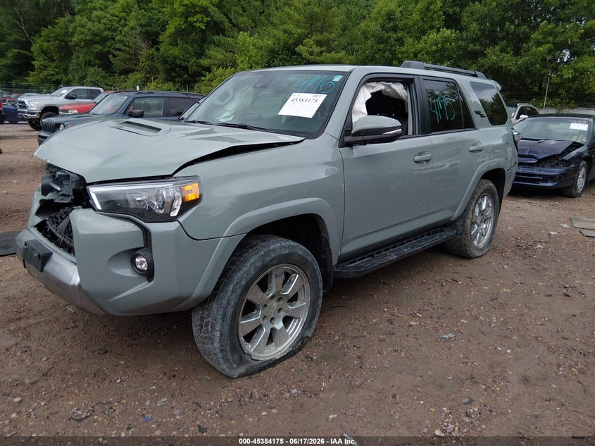 2022 Toyota 4runner VIN JTERU5JR2N5998082 IAAI salvage auction — FRONT END, Salvage (Wisconsin), sold $9,700 on 2026-08-02 (photo 2)