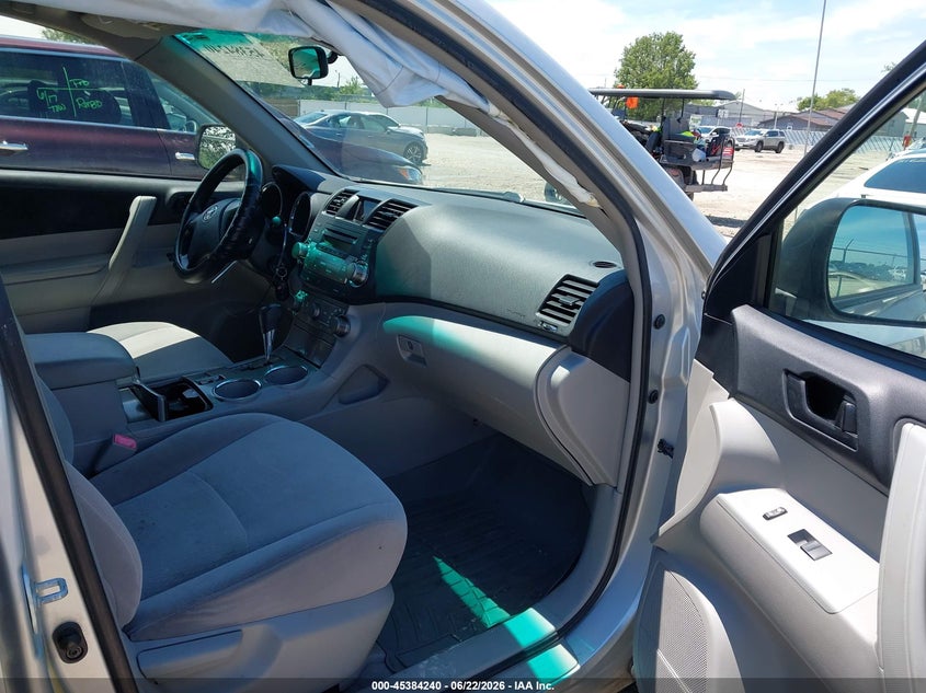 2008 Toyota Highlander VIN JTEDS41A682041092 IAAI salvage auction — UNKNOWN, Salvage (Illinois), sold $1,300 on 2026-07-28 (photo 5)
