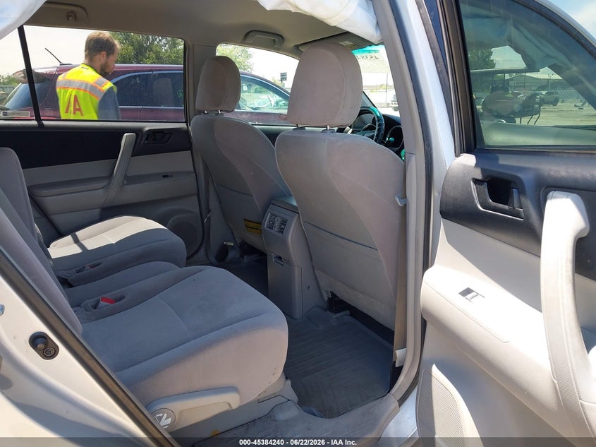 2008 Toyota Highlander VIN JTEDS41A682041092 IAAI salvage auction — UNKNOWN, Salvage (Illinois), sold $1,300 on 2026-07-28 (photo 8)
