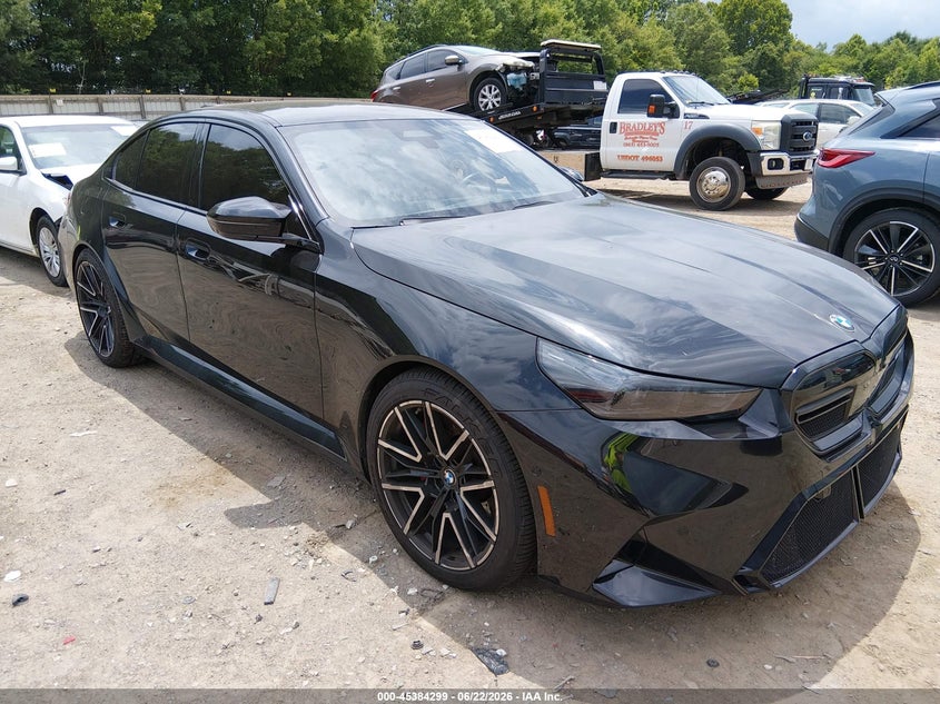 2025 BMW M5 VIN WBS83FK09SCT93386 IAAI salvage auction — UNKNOWN, Salvage (Tennessee), sold $65,250 on 2026-07-13 (photo 1)